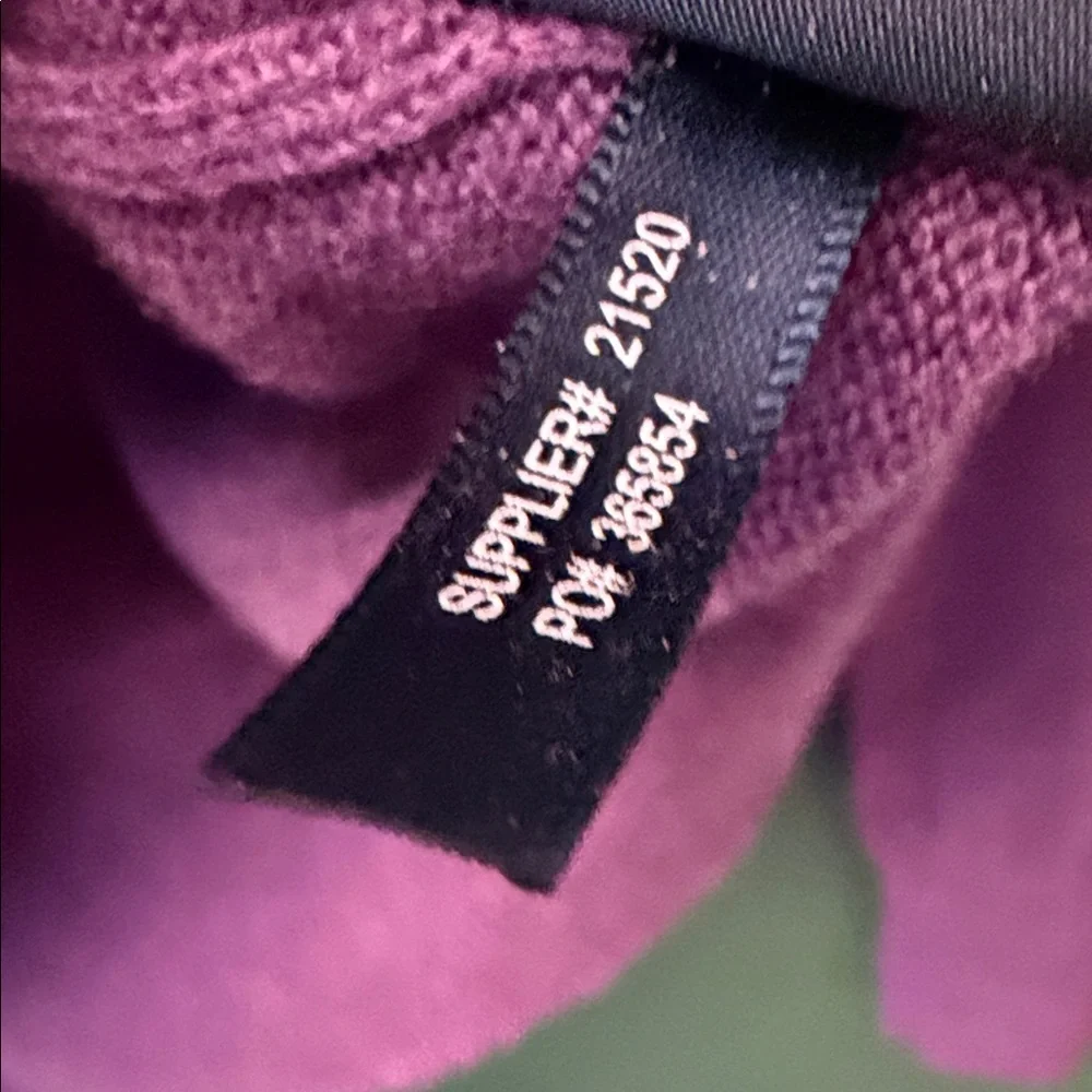 Vintage Polo by Ralph Lauren Mens M 100% Merino Wool Purple V-Neck Sweater